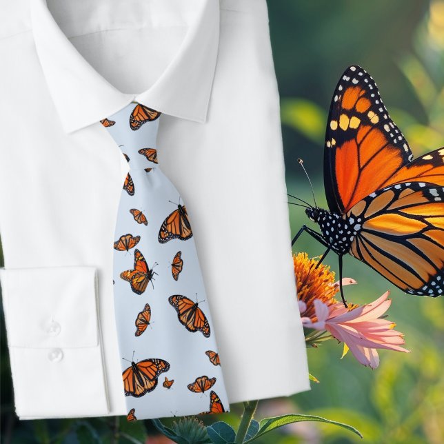 Cravate Monarch Motif Butterflies (Créateur téléchargé)