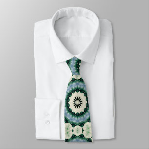 Cravate Motif en carrelage bleu céruléen et vert jungle