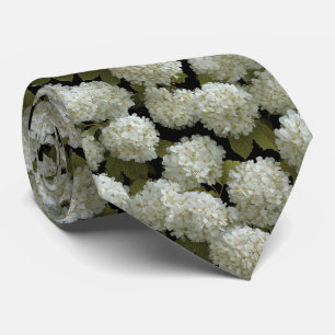 Cravate Motif floral d'hortensia blanc sur fond noir