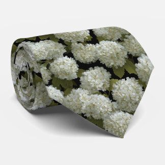 Cravate Motif floral d'hortensia blanc sur fond noir