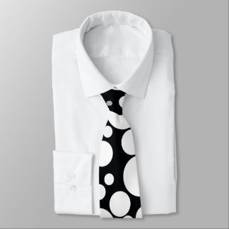 cravate noire et blanche