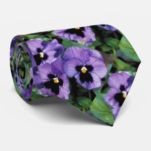 Cravate pourpre de pensées