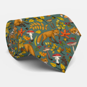 Cravate Renard d'automne sur pin vert