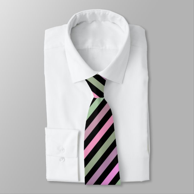 Cravate rose, vert (Attaché)