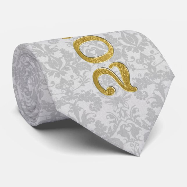 Cravate Rouge avec Argent Damask Gold Classe de 2025 (Roulé)