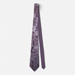 Cravate violette de fleurs de cerisier
