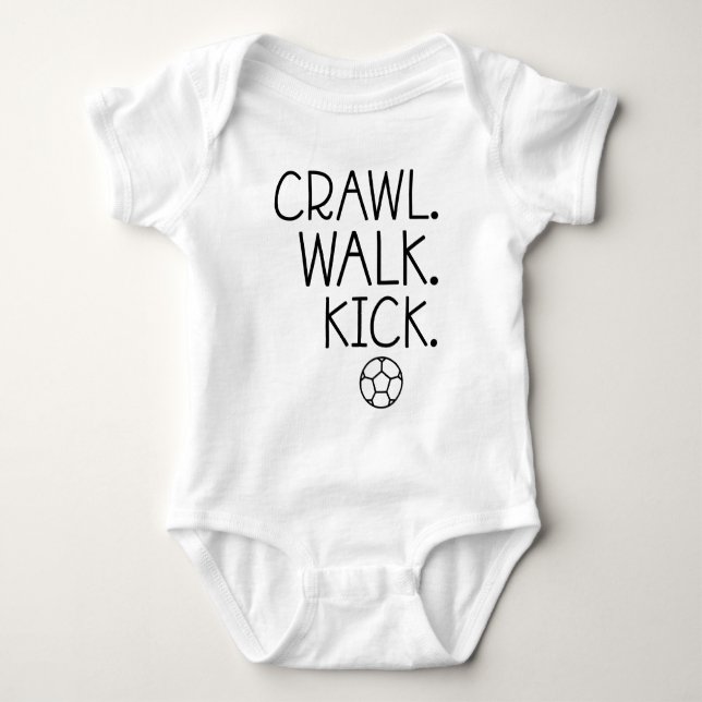 Crawl Walk Kick, kleiner Fußballspieler Baby Strampler (Vorderseite)