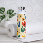 Crayon and Butterfly Flowers Trinkflasche<br><div class="desc">Crayon and Butterfly Flowers crayon art on insulated water bottles.</div>