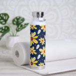Crayon and Butterfly Flowers Trinkflasche<br><div class="desc">Crayon and Butterfly Flowers crayon art on insulated water bottles.</div>