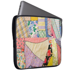 Crazy Patchwork Quilt mit Zigzag Stitching Laptopschutzhülle