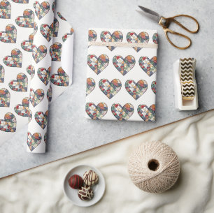Crazy Quilt Herzdesign auf Weiß Geschenkpapier
