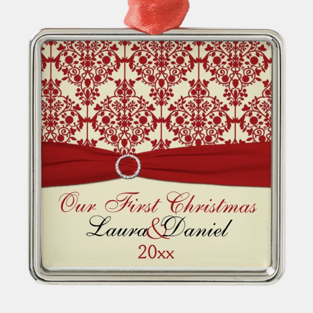 Cream and Red Damask Erster Weihnachtsgeschmack Silbernes Ornament (Vorne)