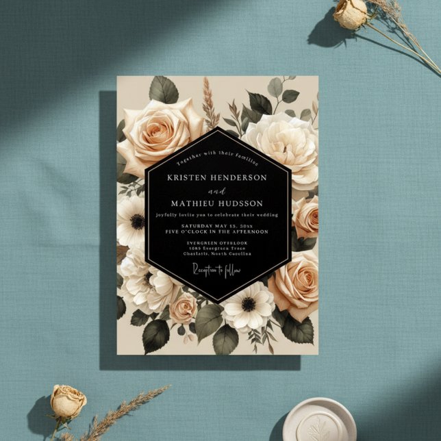 Cream Botanical Enchantment Wedding Einladung (Von Creator hochgeladen)