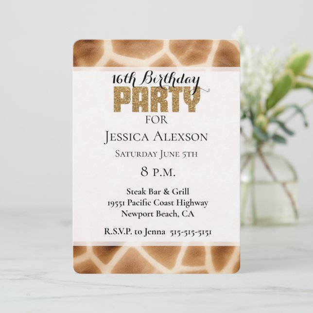 Cream Brown Giraffe Gold Glitzer Party Einladung (Stehend Vorderseite)