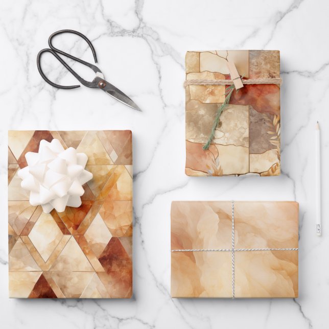 Cream Burgundy Red Gold Dreiecke Weihnachten Geschenkpapier Set (Vorderseite)