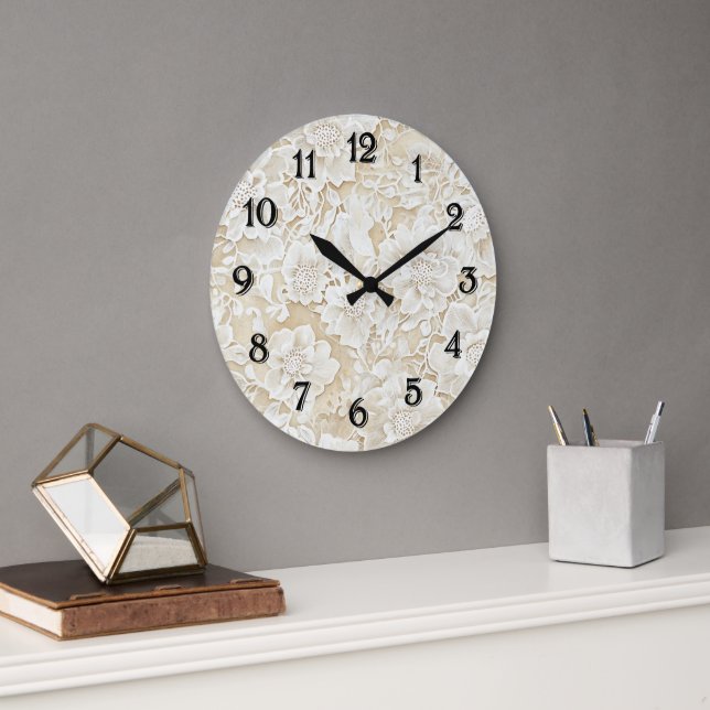 Cream Ivory Flowers Große Wanduhr (Büro)