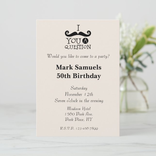 Cream Mustaches 50. Geburtstag Einladung (Stehend Vorderseite)