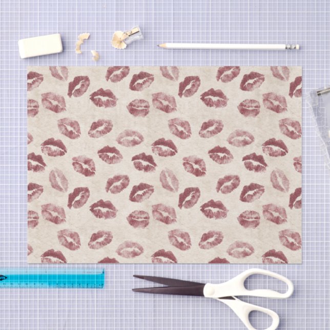 Cream Red Lips Kisses Romantic Valentine's Day Seidenpapier (Handwerk)