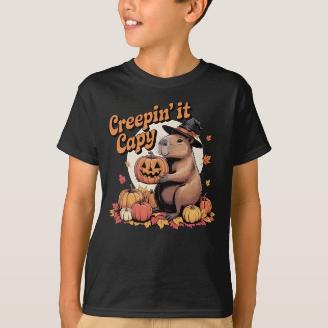 Creepin" It Capybara Halloween in Hexenhut T-Shirt (Vorderseite)
