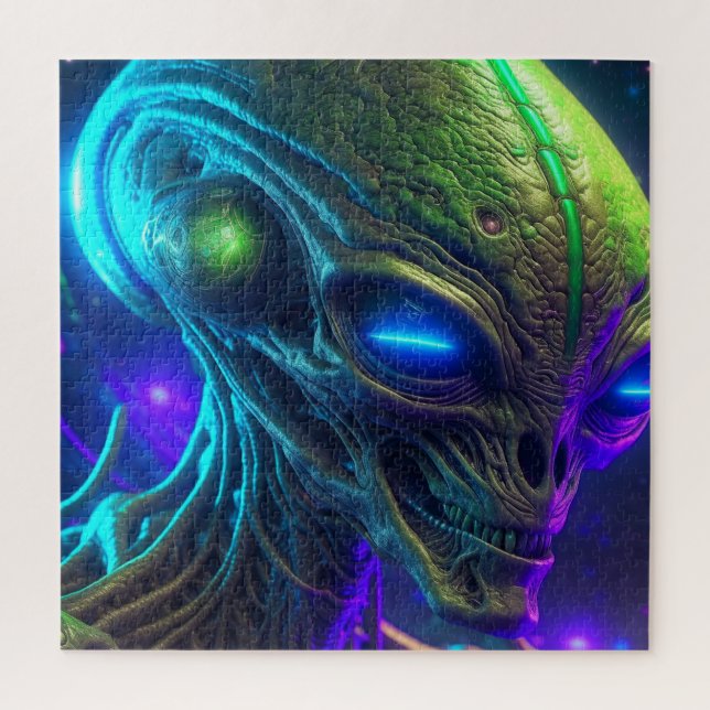 Creepy Alien Head mit leuchtenden blauen Augen (Vertikal)