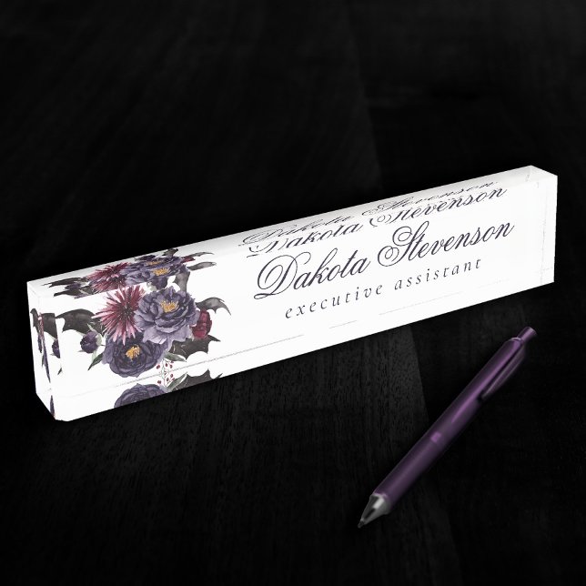 Creepy Beautiful | Gothic Lila Red Floral Fleats Namensplakette (Von Creator hochgeladen)