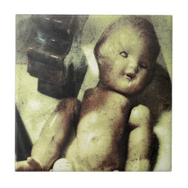 Creepy Doll Fliese
