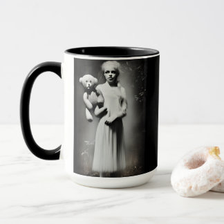 Creepy Ethereal Girl Tasse