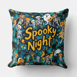 Creepy Night, Halloween, von Natasha Us Kissen