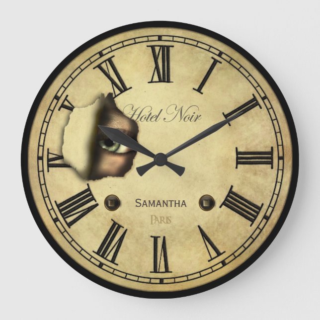 Creepy Paris-Hotel personalisiert Große Wanduhr (Vorderseite)