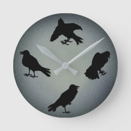 Creepy Raven Silhouetten Graues Halloween Runde Wanduhr