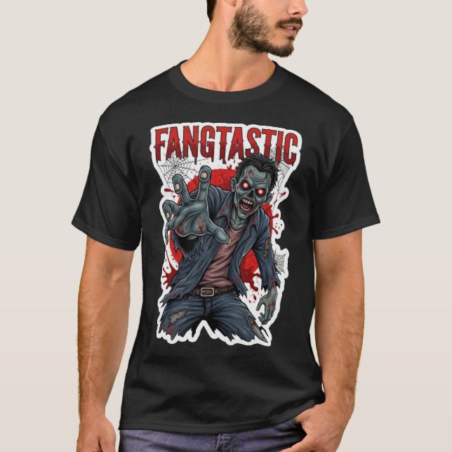 Creepy zombie reaching out with glowing eyes perfe T-Shirt (Vorderseite)
