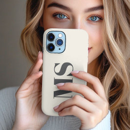 Creme Monogram iPhone 13 Pro Max Hülle