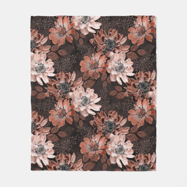 Creme, Teracote-Blume auf dunkelbraunem Hintergrun Fleecedecke (Vorderseite)
