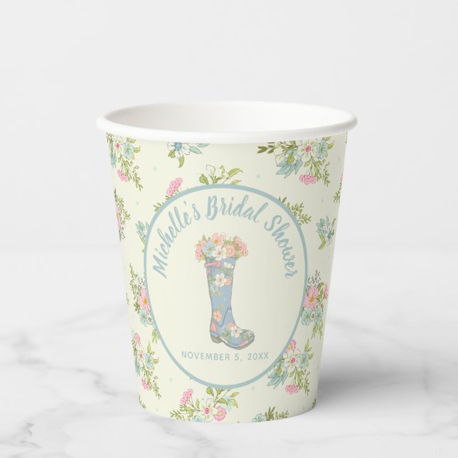 Creme und Blue Rain Boot-Brautparty Pappbecher (Vorderseite)
