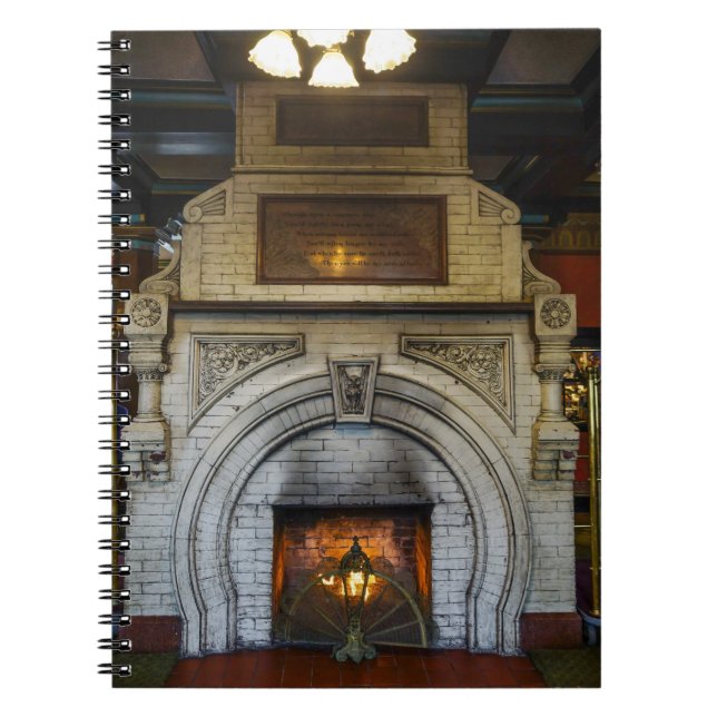 Crescent Hotel Fireplace Notizblock (Vorderseite)