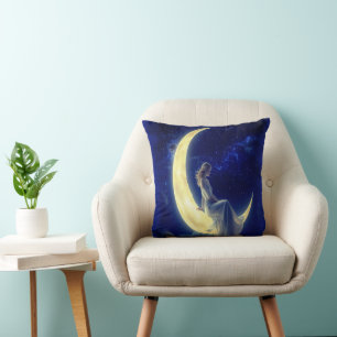 Crescent Moon Dreamer Throw Kissen