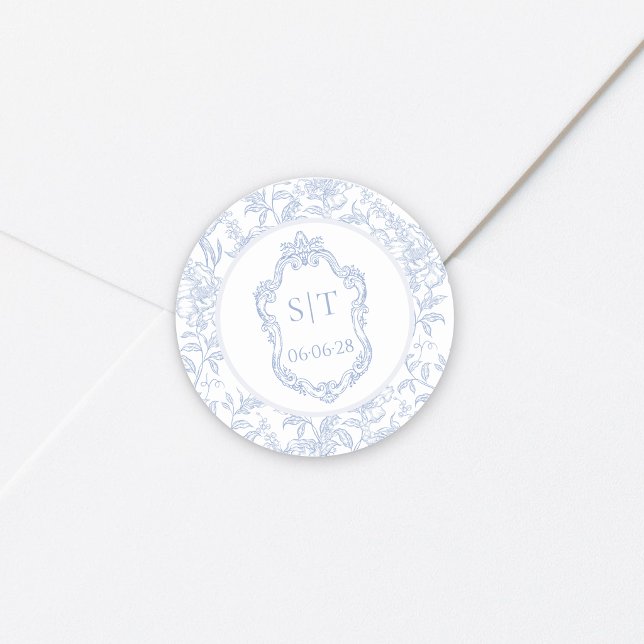 Crest Monogram Dusty Blue Florale Hochzeit Runder Aufkleber (Von Creator hochgeladen)
