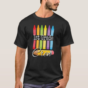 Crew der ersten Klasse Bunte Crayons Stift T-Shirt
