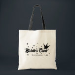 Crew Typografie Krone und Sterne Tragetasche<br><div class="desc">Wer ist in der Crew der Braut? Spaß und festliche Brautparty Tote-Tasche mit fett Typografie mit Krone und Sterne Illustration. Diese Tasche wird ein perfektes Geschenk für Ihre Brautmädchen, Trauzeugin, Ehrenmatron, Blume Mädchen und anderes Brautparty. Personalisieren Sie diese, indem Sie ihre Namen hinzufügen. Tragen Sie dies während des Brautparty, Polterabends...</div>