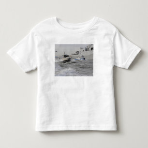 Crews von den Küstenwache und Polizei departmen Kleinkind T-shirt