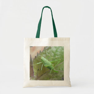 Cricket vert sur un Sac fourre-tout feuille