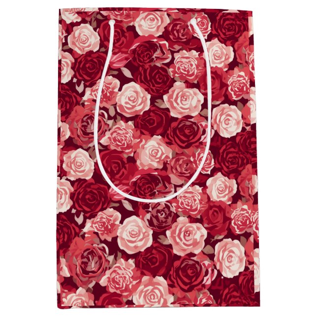 Crimson & Blush Seamless Rose Pattern Mittlere Geschenktüte (Vorderseite)