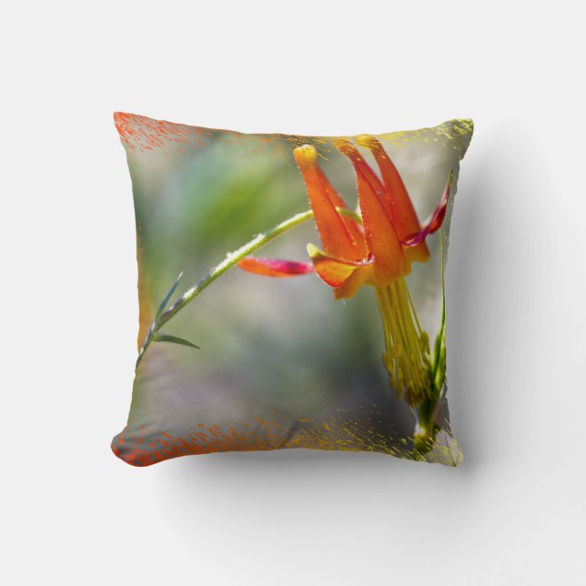 Crimson Columbine Flaming Edge Kissen (Vorderseite)