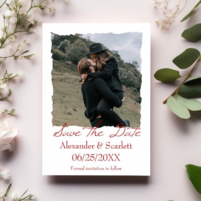 Crimson Jagged Frame Foto Save the Date Ankündigung (Crimson Jagged Frame Photo Save the Date)