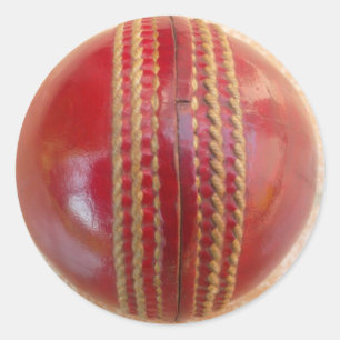 Crimson Stitch Focus: Nahes Up of Cricket's Heart Runder Aufkleber