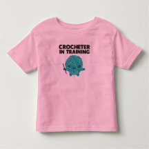 Crocheter im Trainings-Kleinkind-Shirt