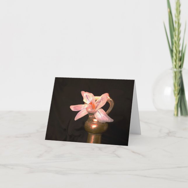Crocus Blume und alte Brass Weights-Grußkarte Karte (Vorderseite)