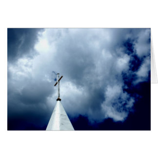 Croix dans la carte de photographie de ciel