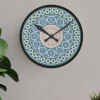 Cross Stitted skandinavischen Strick Wall Clock