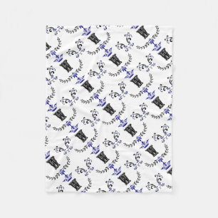 Crown Wreath Monogram 'W' Fleecedecke